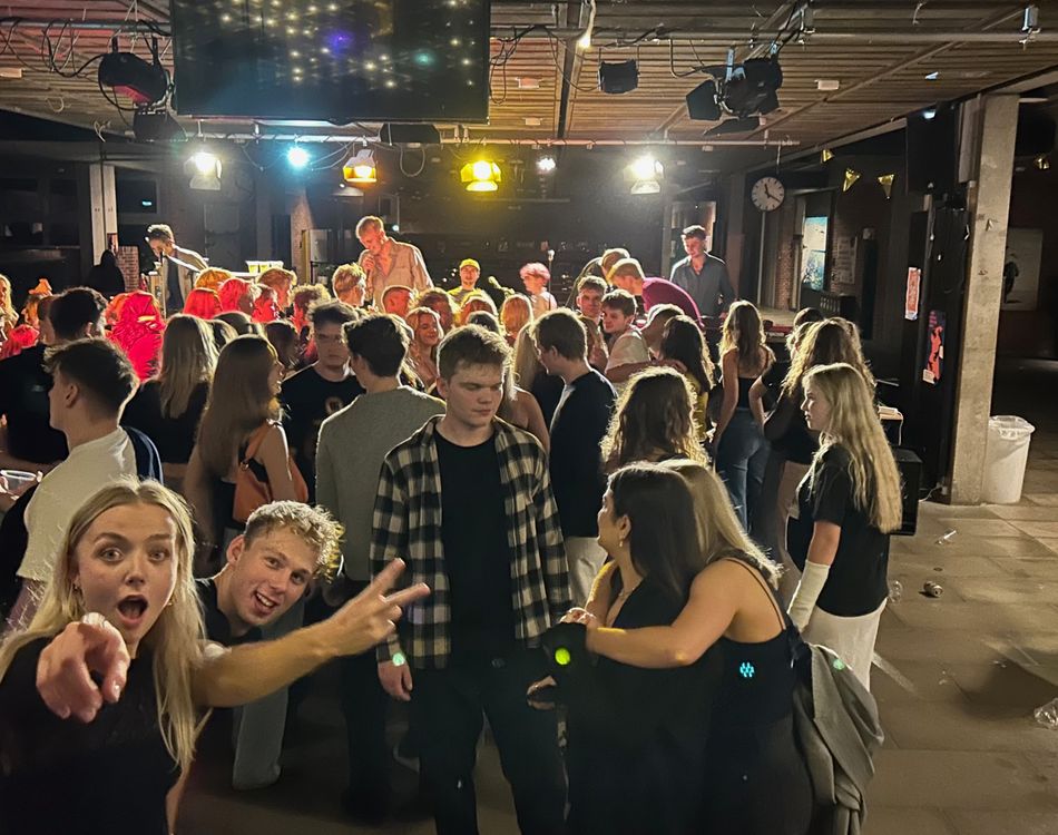 Billede fra en fest på skolen